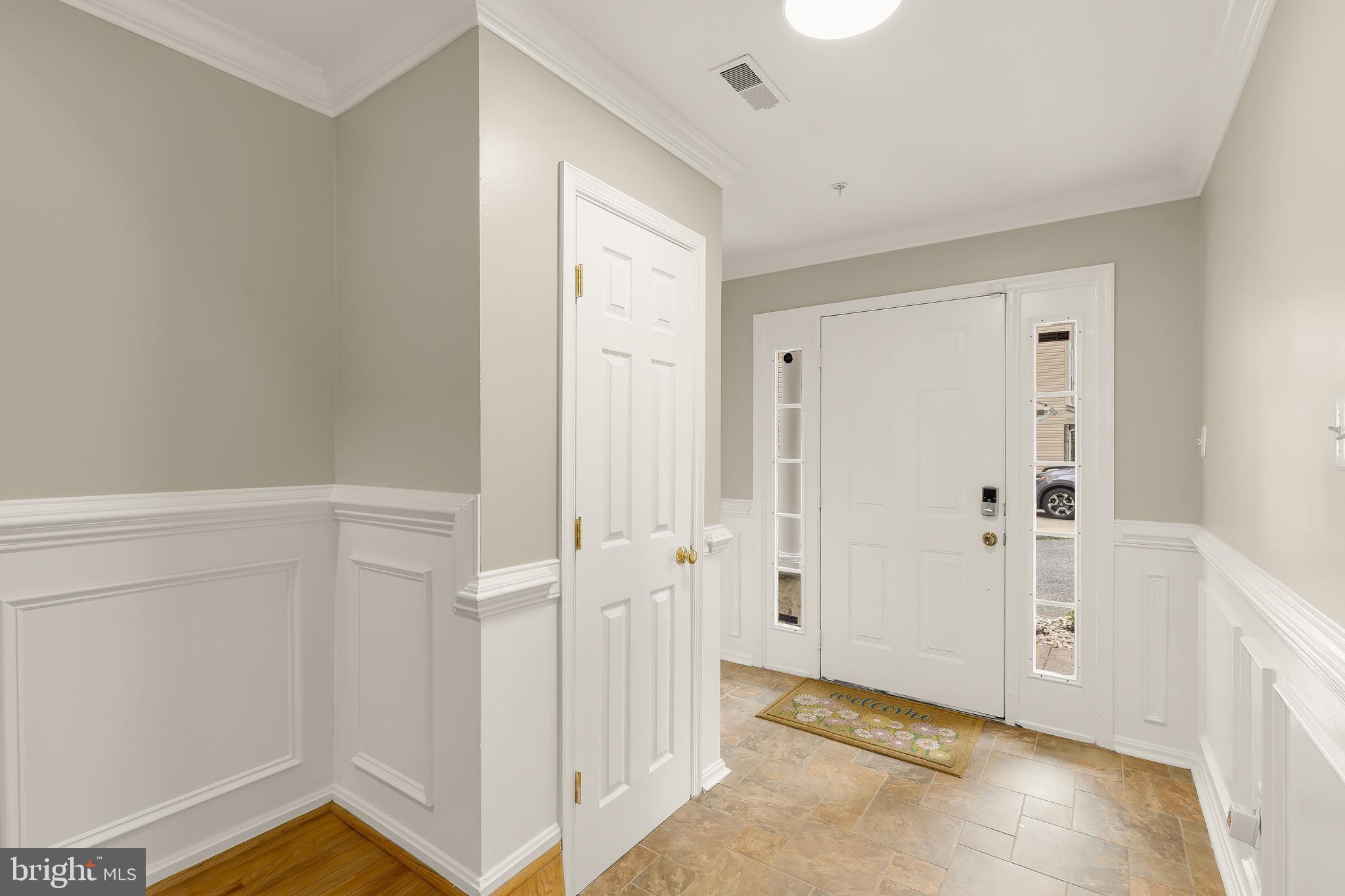 5748 GOLDFINCH COURT