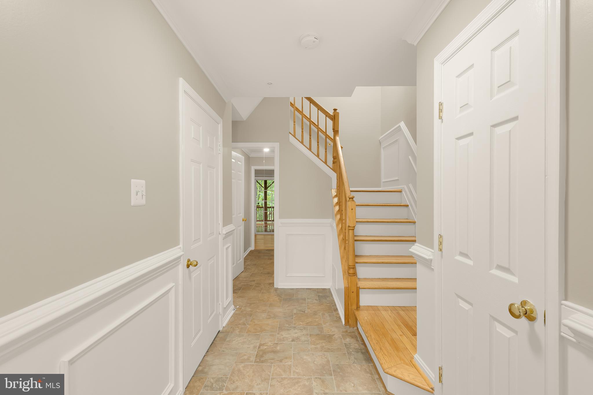 5748 GOLDFINCH COURT