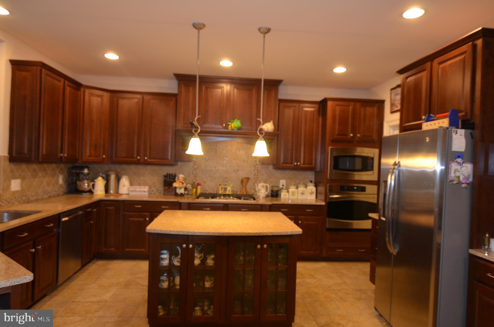 AMANDA PLACE - Residential Lease