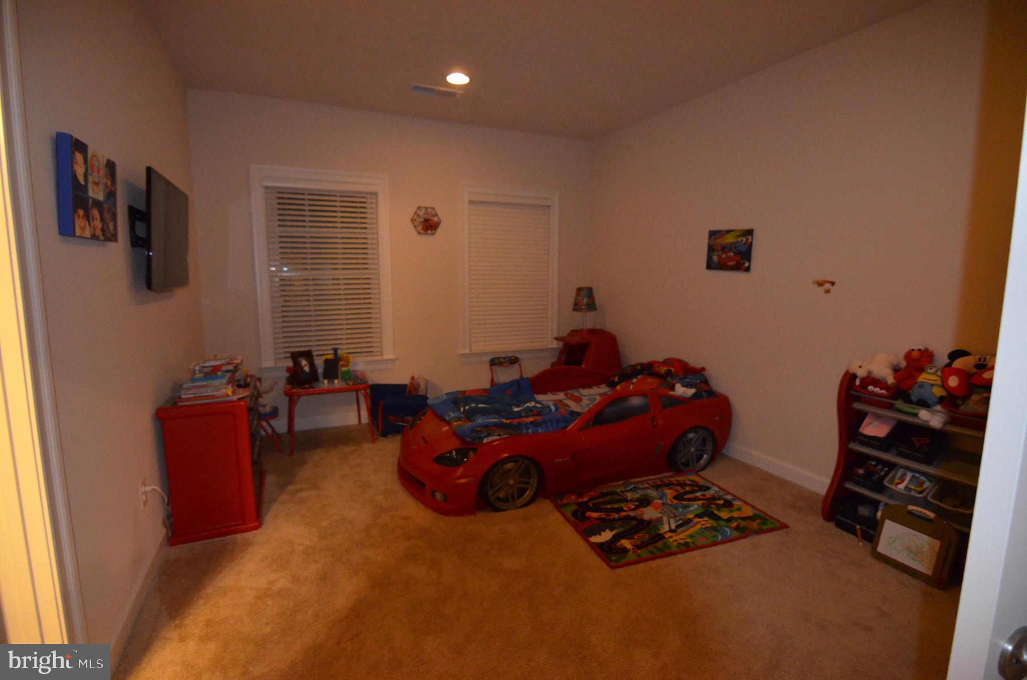 AMANDA PLACE - Residential Lease