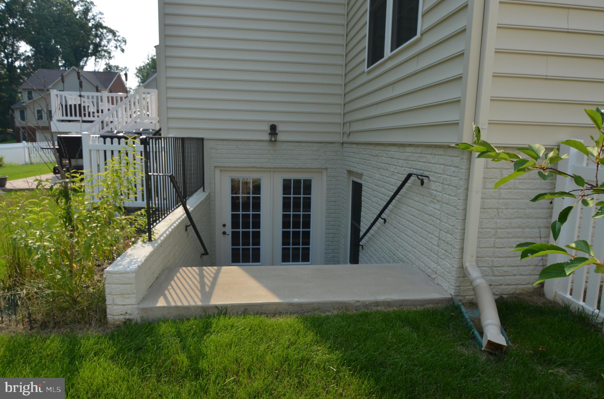 AMANDA PLACE - Residential Lease