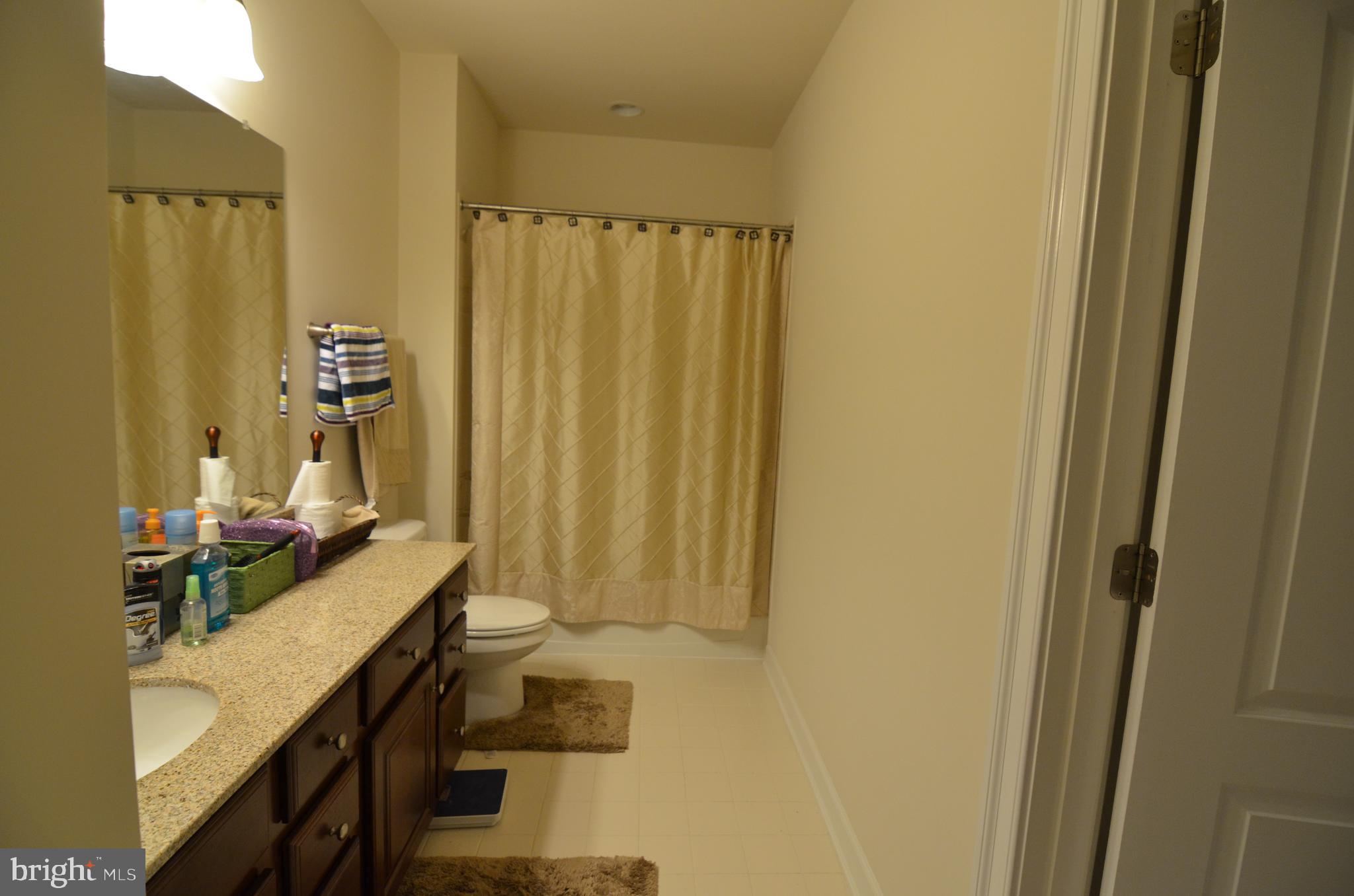 AMANDA PLACE - Residential Lease