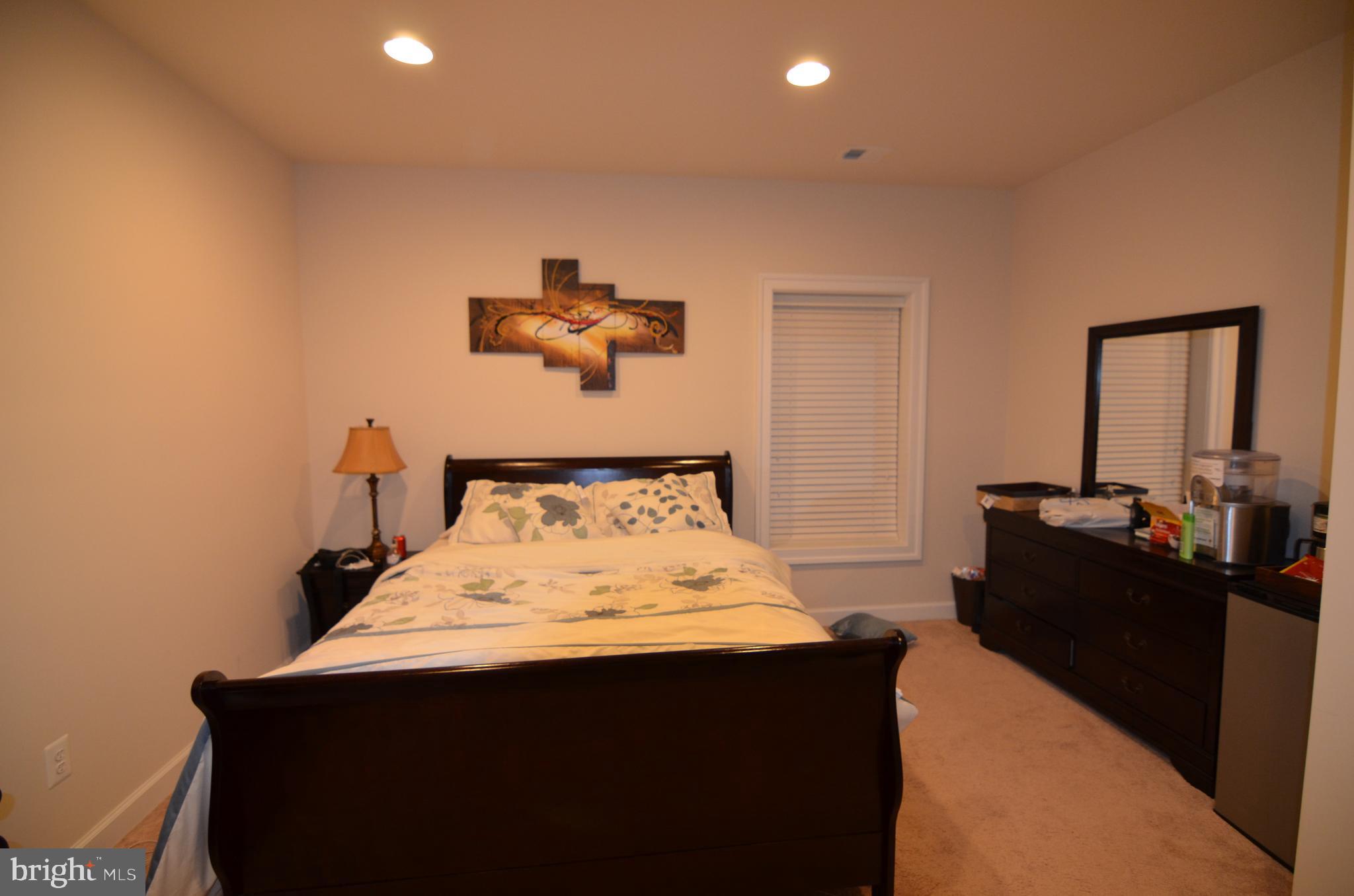 AMANDA PLACE - Residential Lease