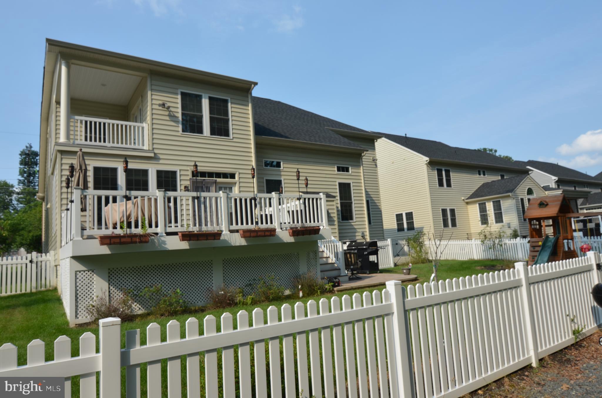 AMANDA PLACE - Residential Lease