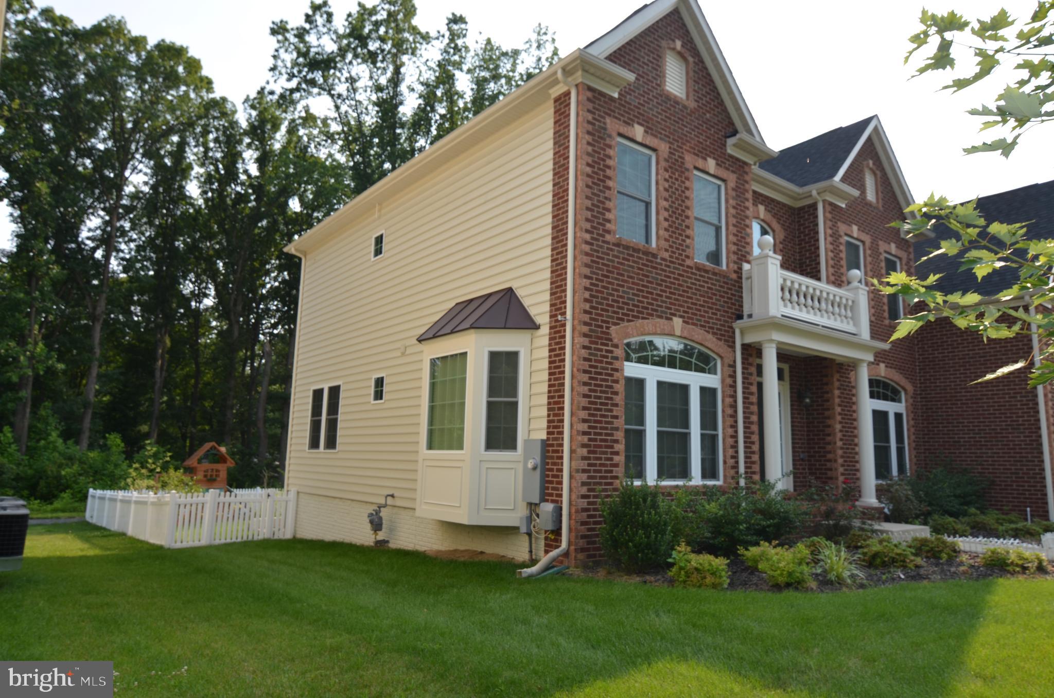 AMANDA PLACE - Residential Lease