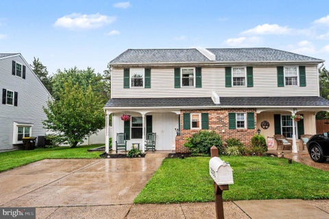 Townhouse For Sale - 2021 Easter Avenue<br/> HARLEYSVILLE, PA 19438