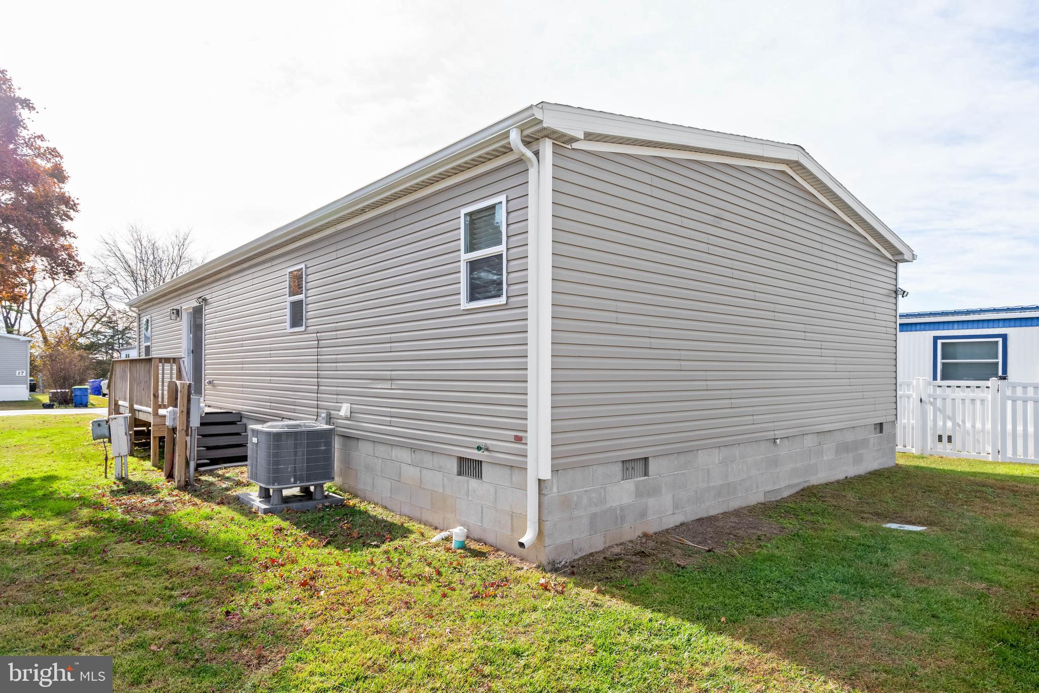 COLONIAL EAST - Residential