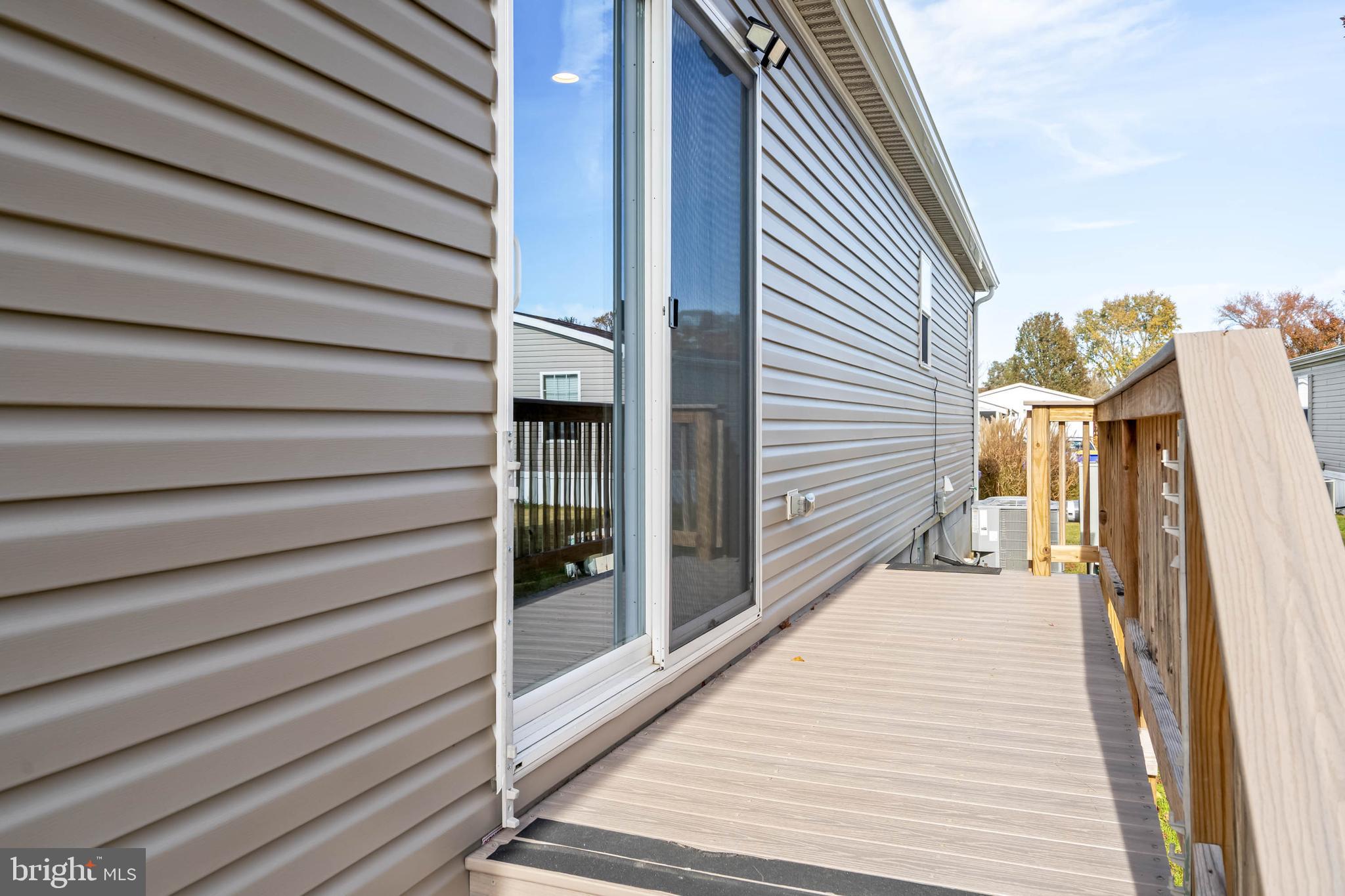 COLONIAL EAST - Residential