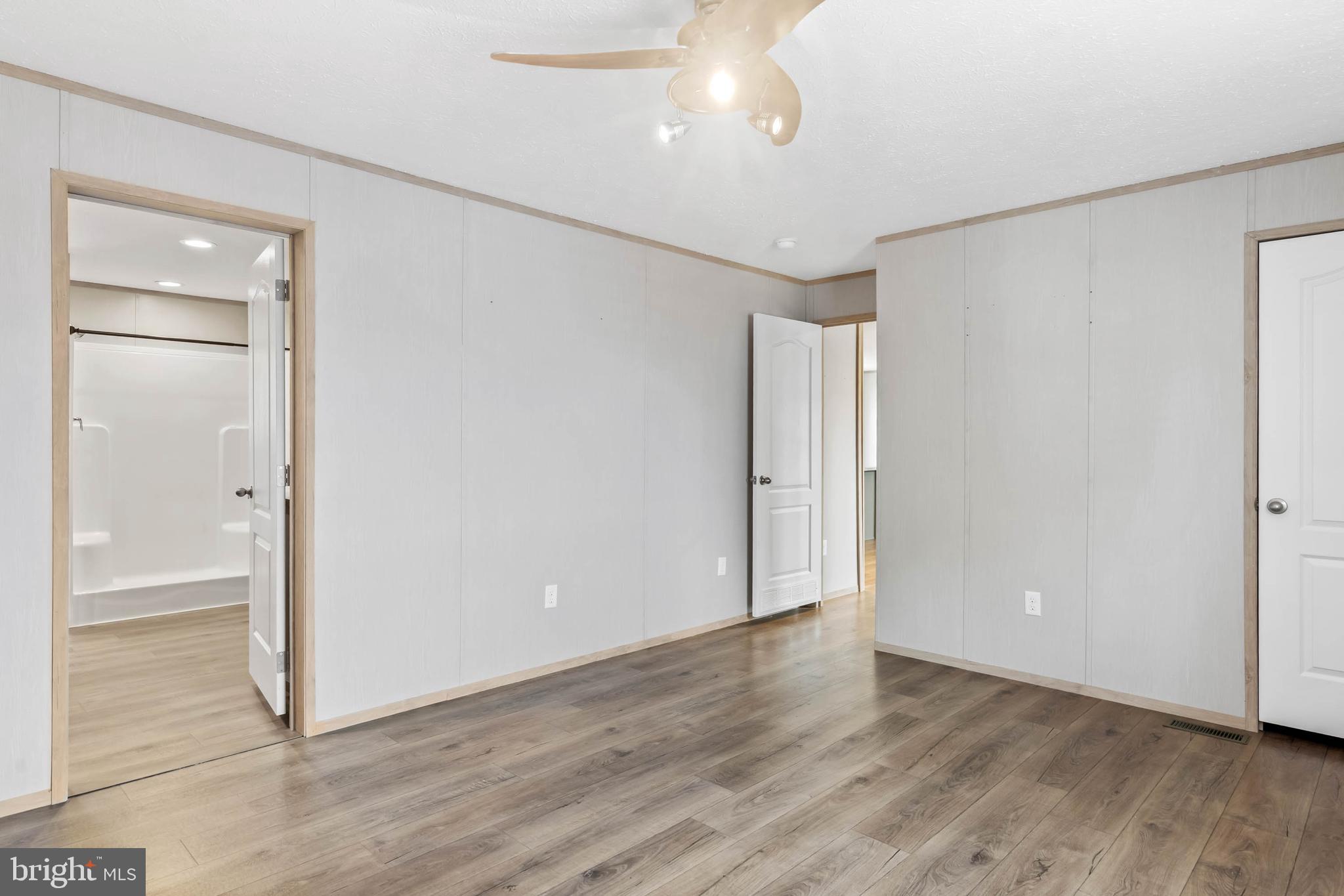 COLONIAL EAST - Residential