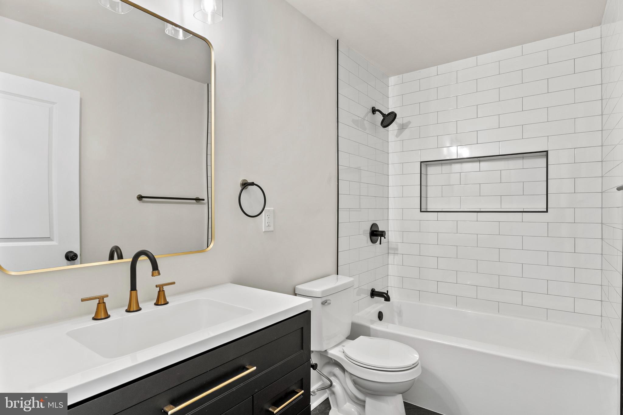 EASTPORT - Residential