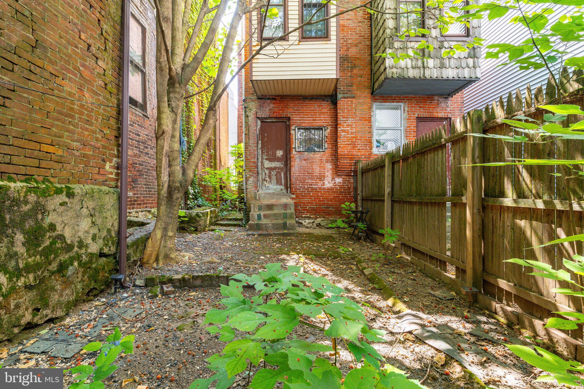 UNIVERSITY CITY - Residential