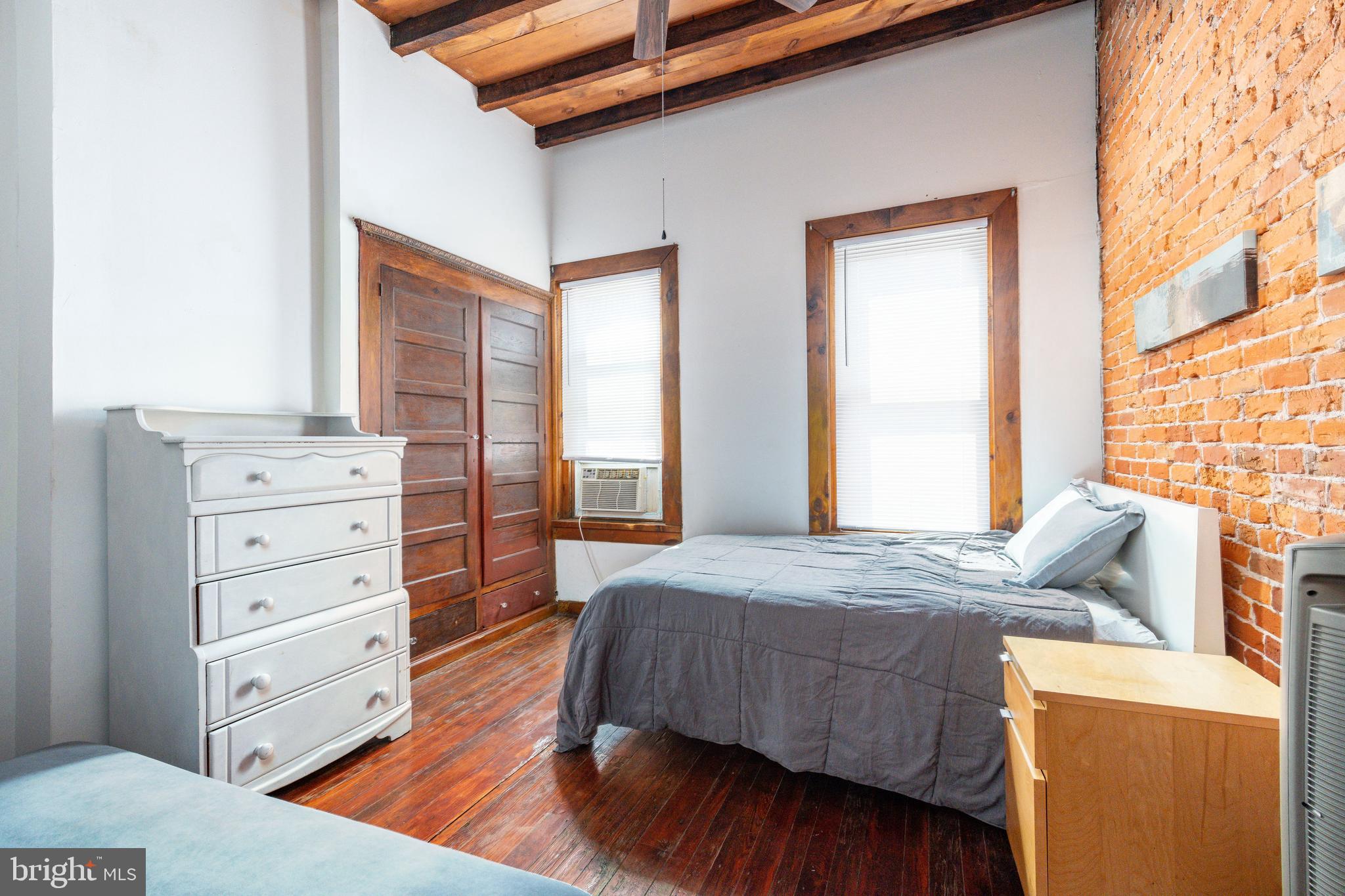 UNIVERSITY CITY - Residential