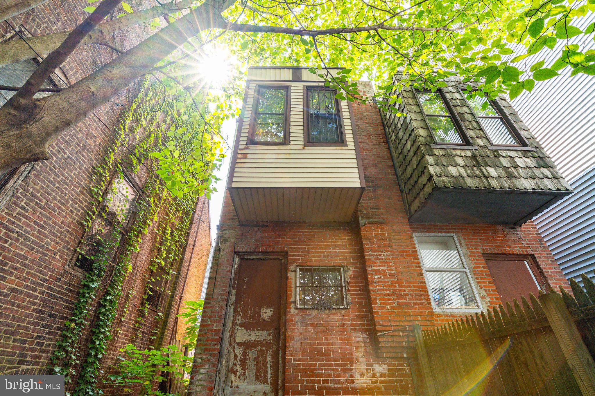 UNIVERSITY CITY - Residential