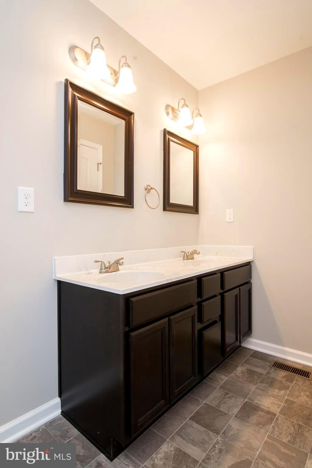 RED HILL - Residential