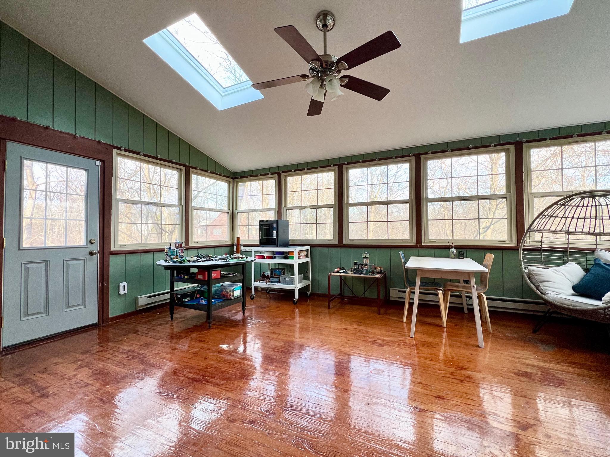 ROLLING MEADOW EST - Residential