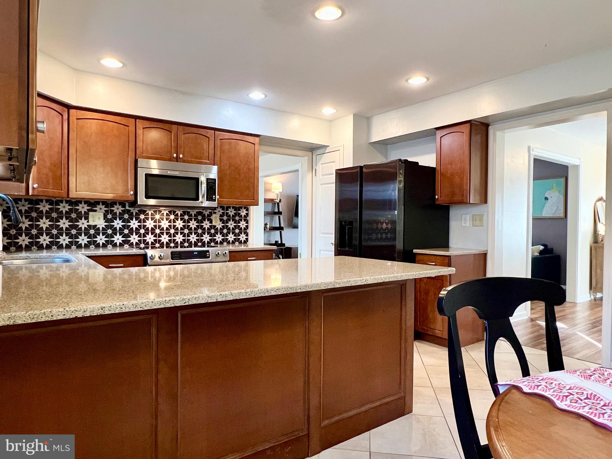 ROLLING MEADOW EST - Residential