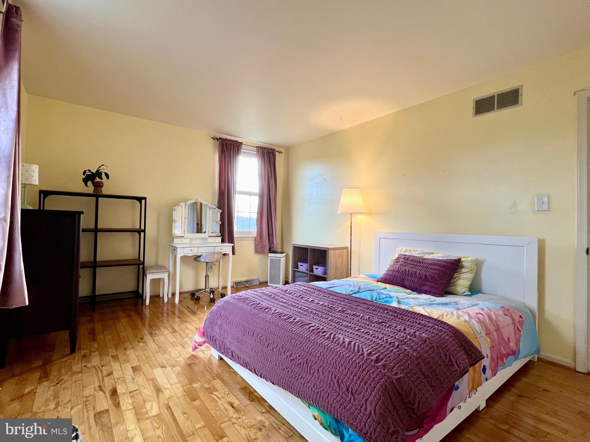 ROLLING MEADOW EST - Residential