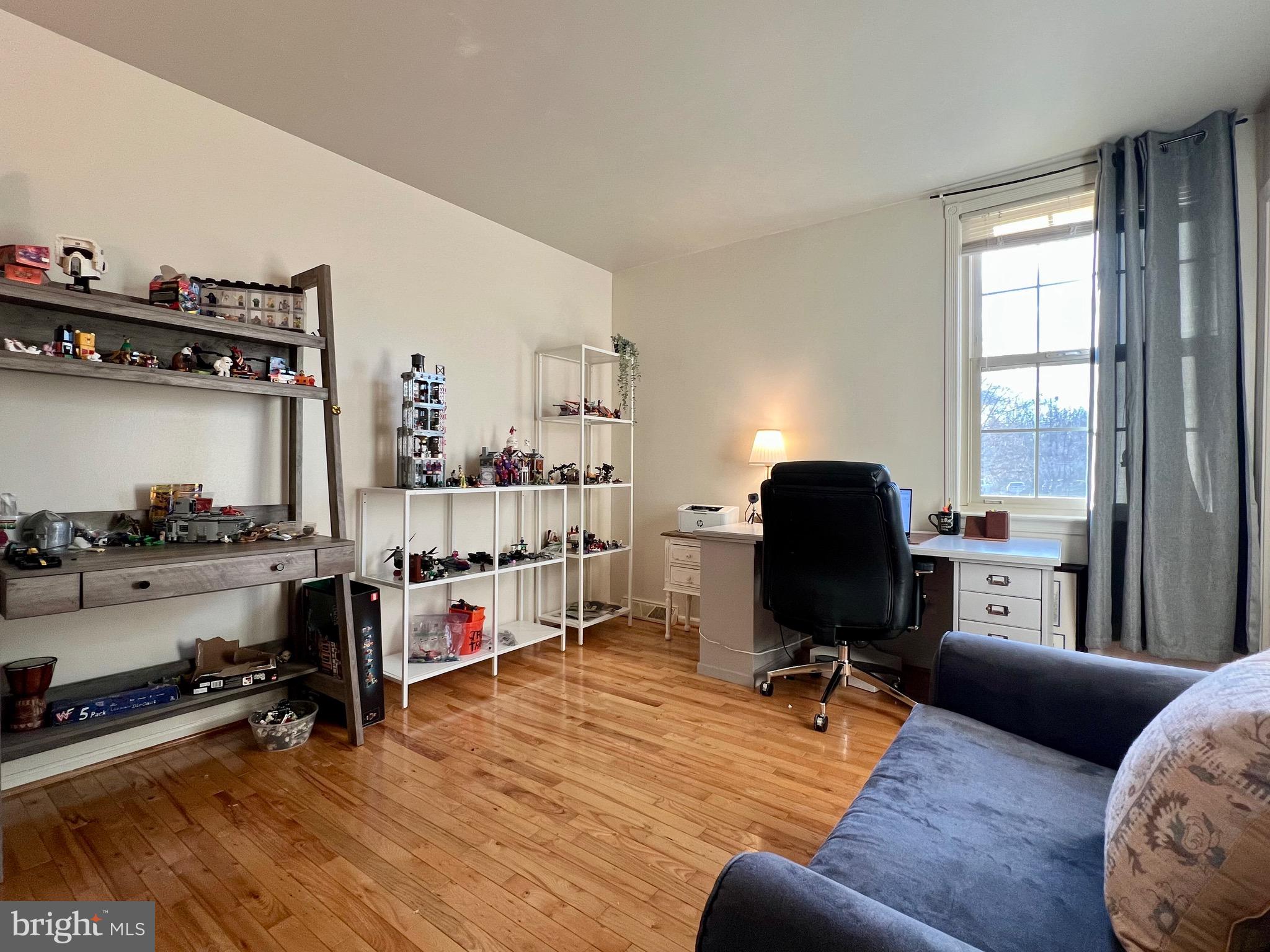 ROLLING MEADOW EST - Residential