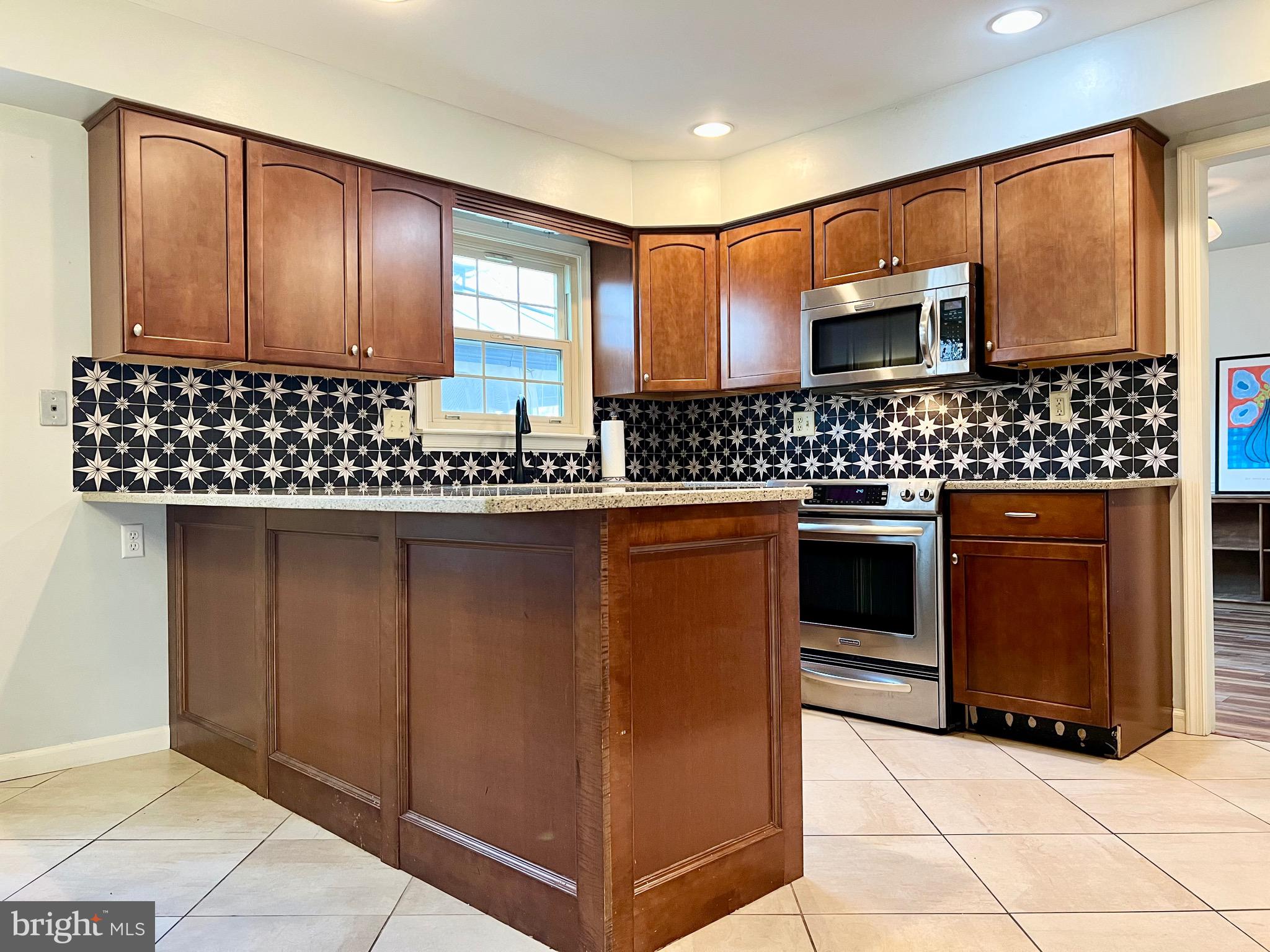 ROLLING MEADOW EST - Residential