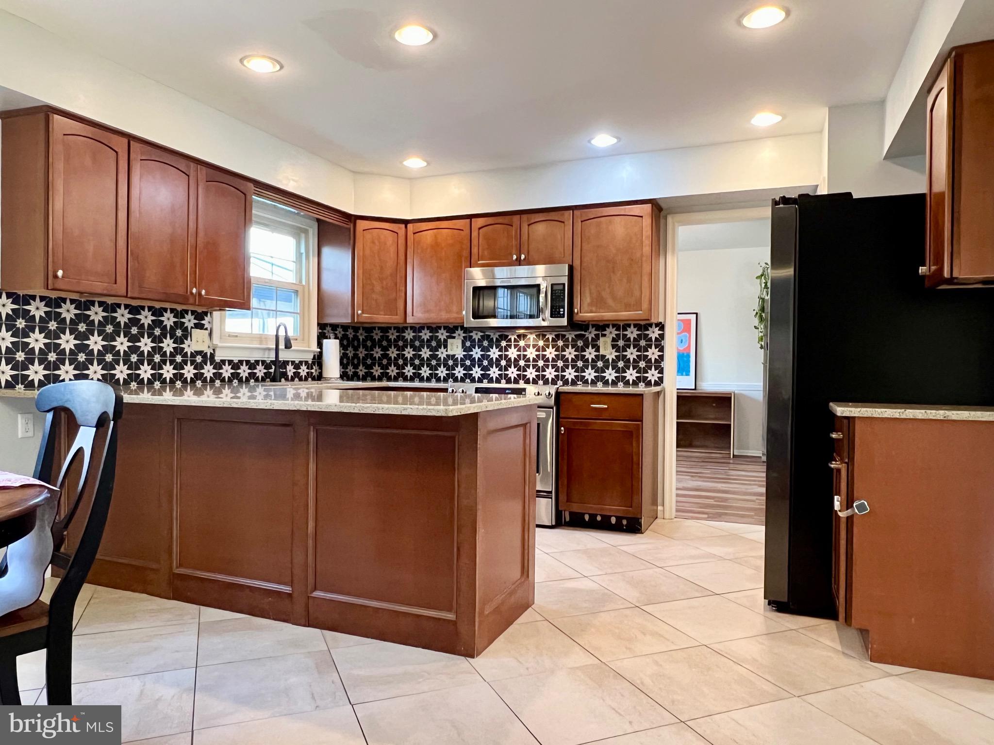 ROLLING MEADOW EST - Residential