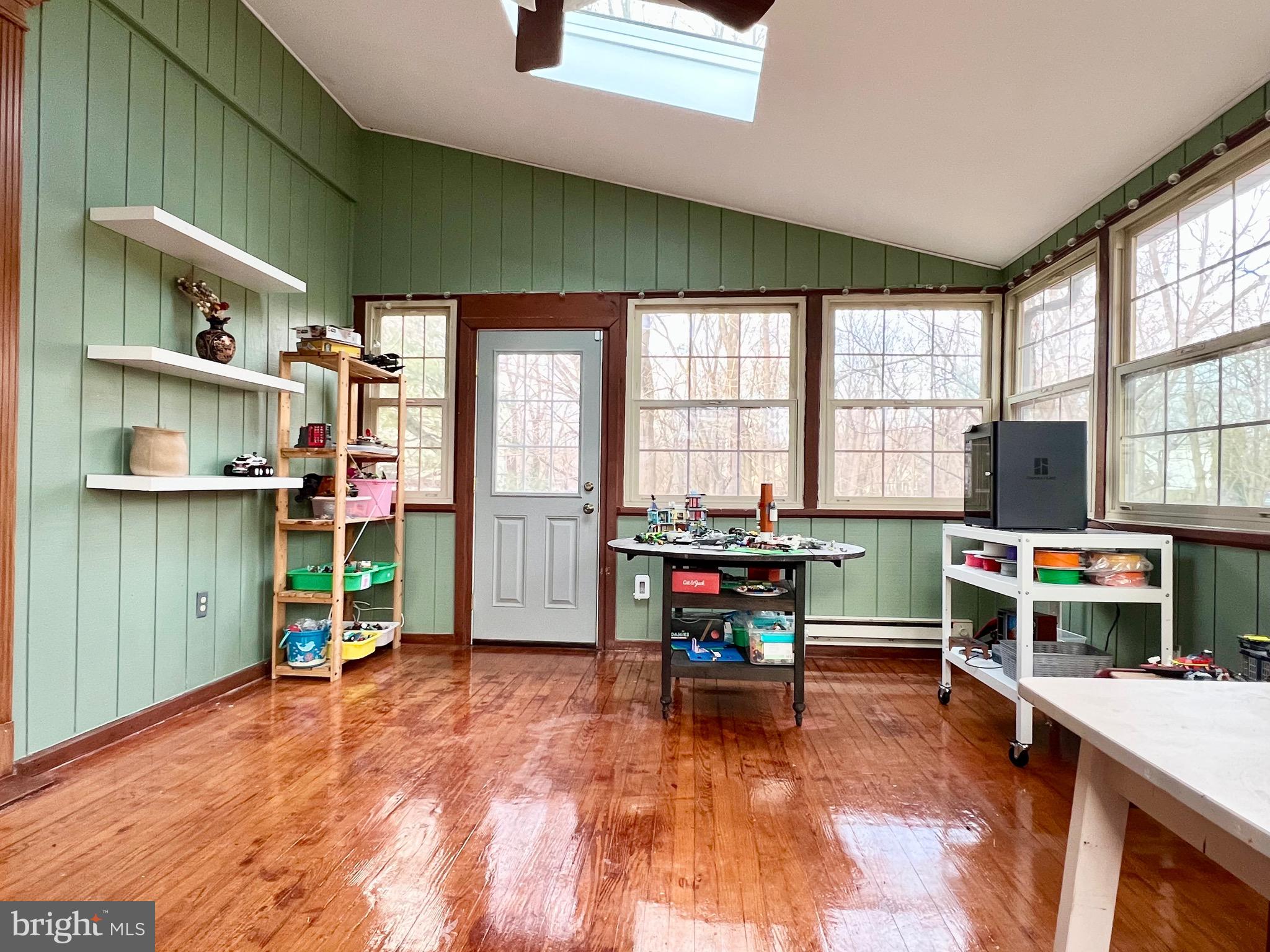 ROLLING MEADOW EST - Residential