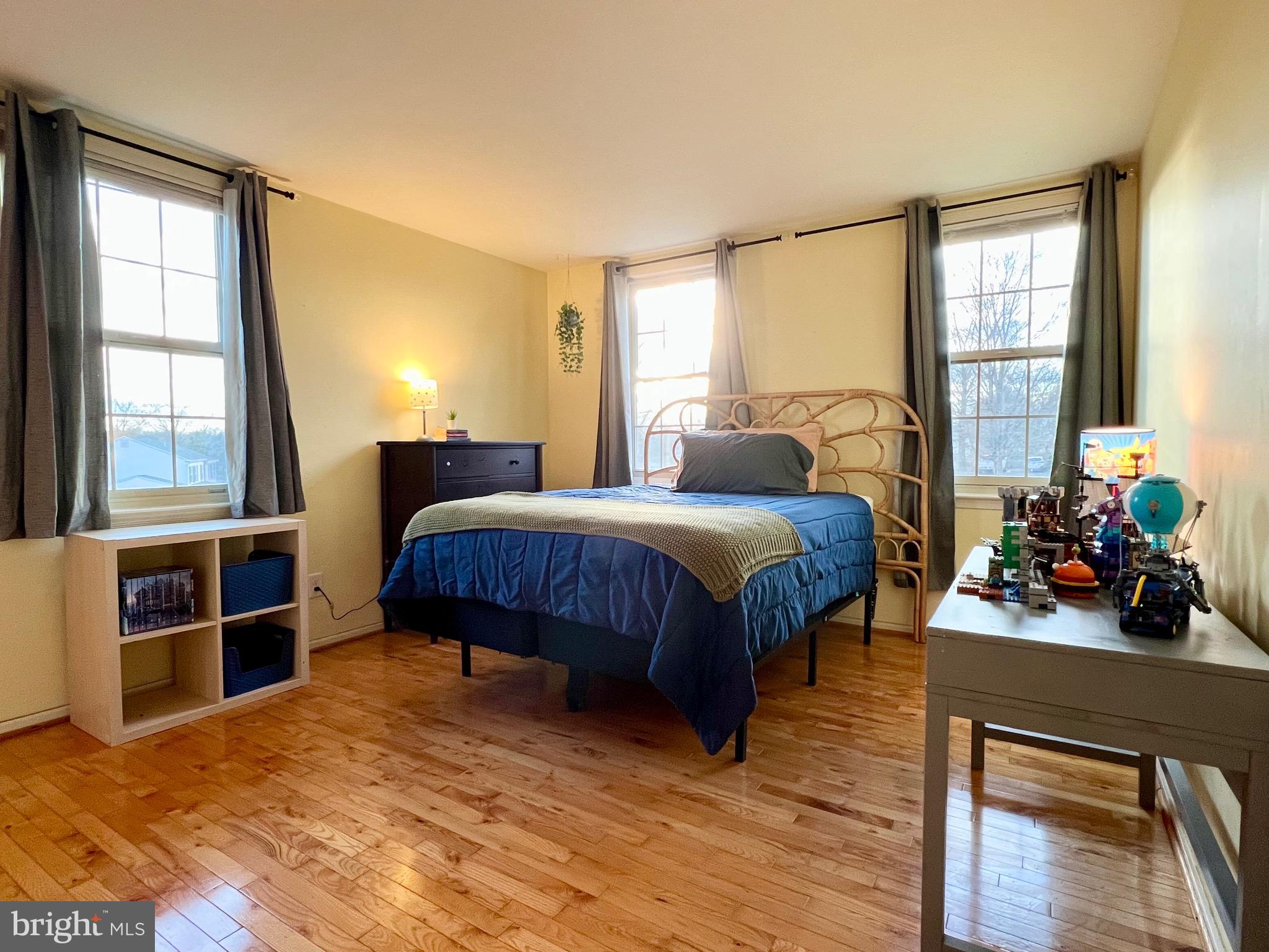 ROLLING MEADOW EST - Residential