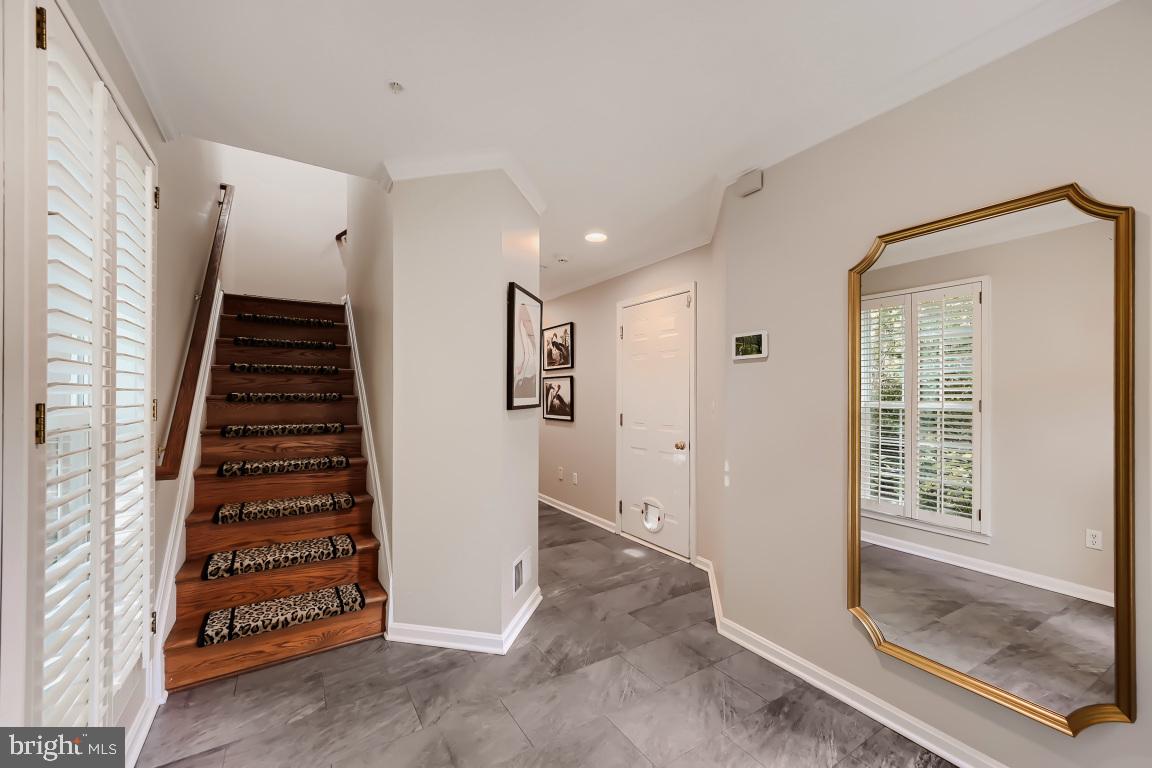 218 WINTERGULL LANE
