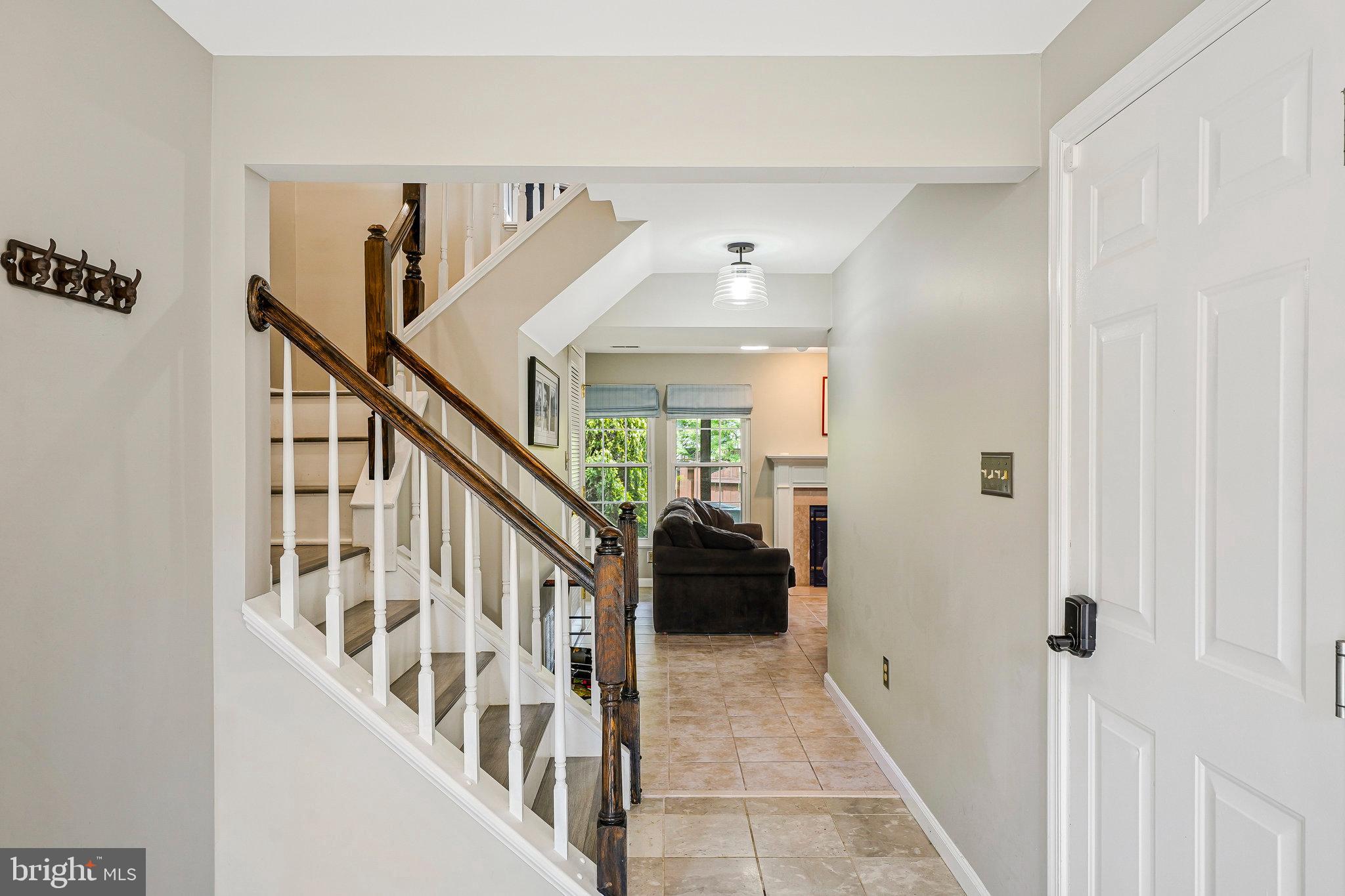 7453 GADSBY SQUARE
