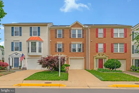 7453 Gadsby Square, Alexandria, VA MLS: VAFX2235412