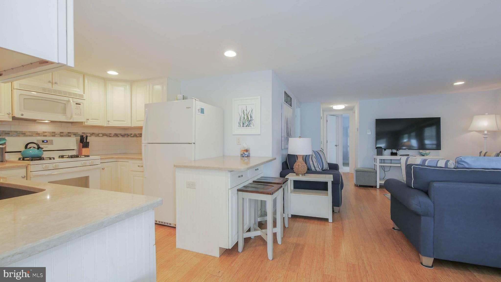 11 E MERCER AVENUE 9
