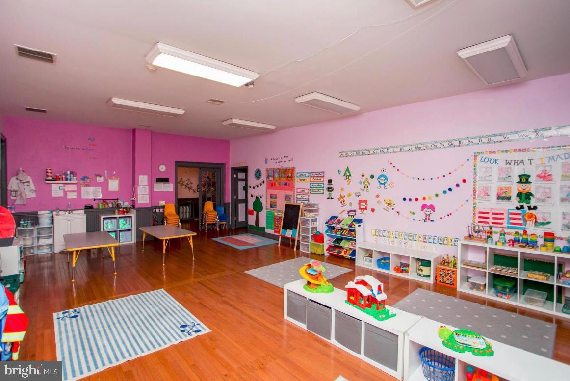 SOMERTON - Residential