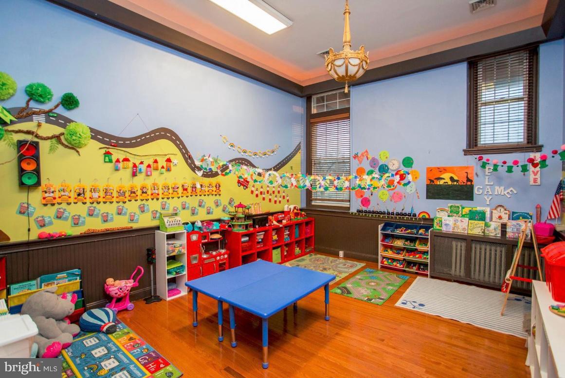 SOMERTON - Residential