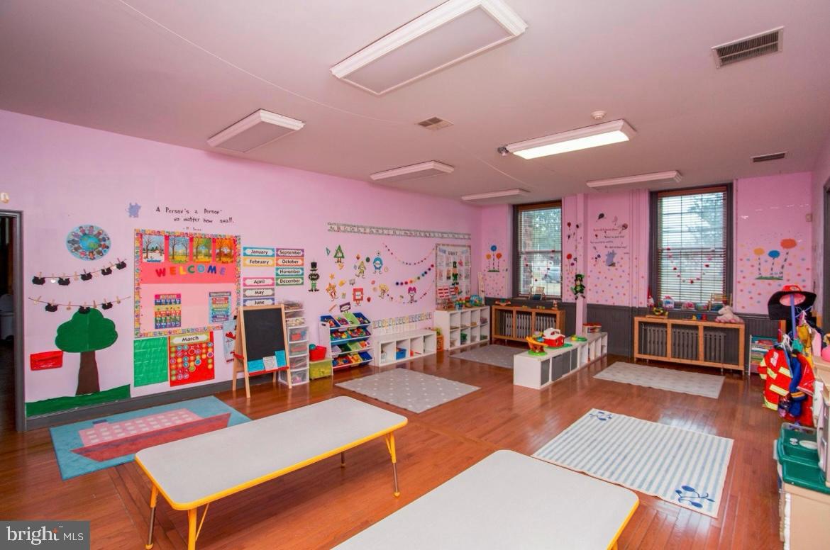 SOMERTON - Residential