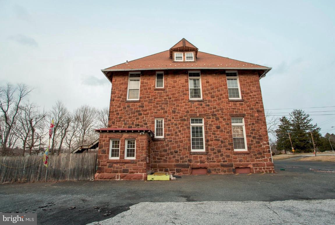 SOMERTON - Residential