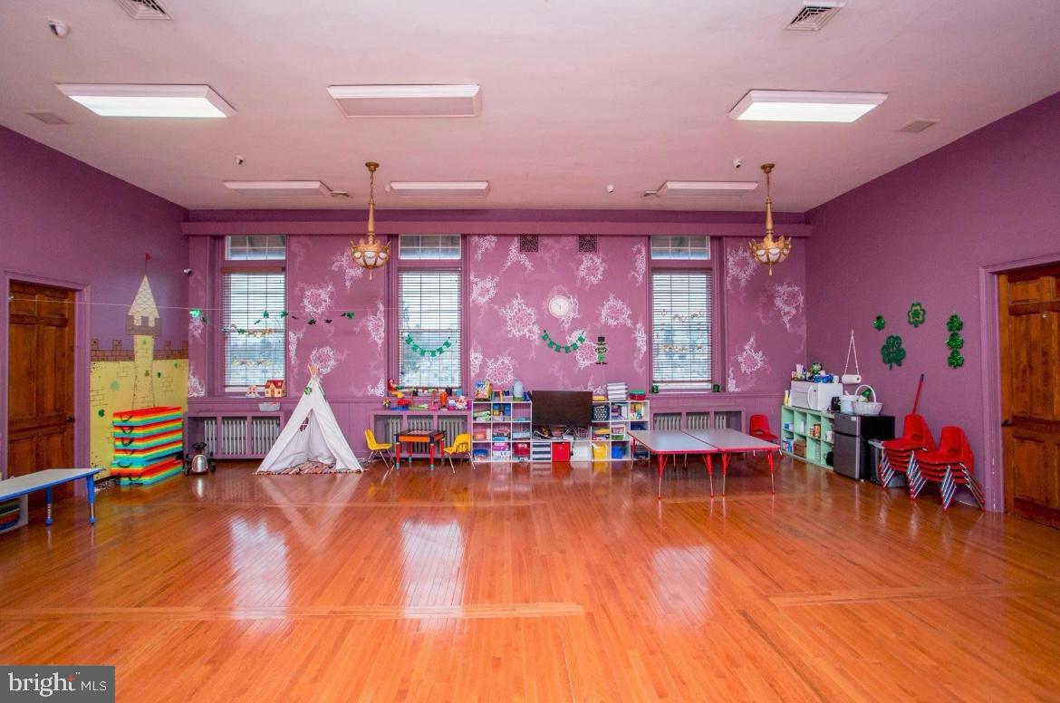 SOMERTON - Residential