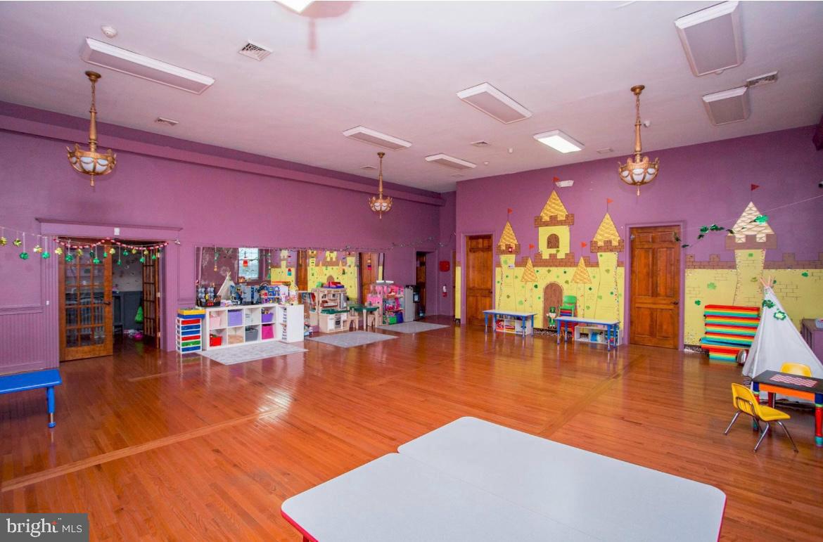 SOMERTON - Residential