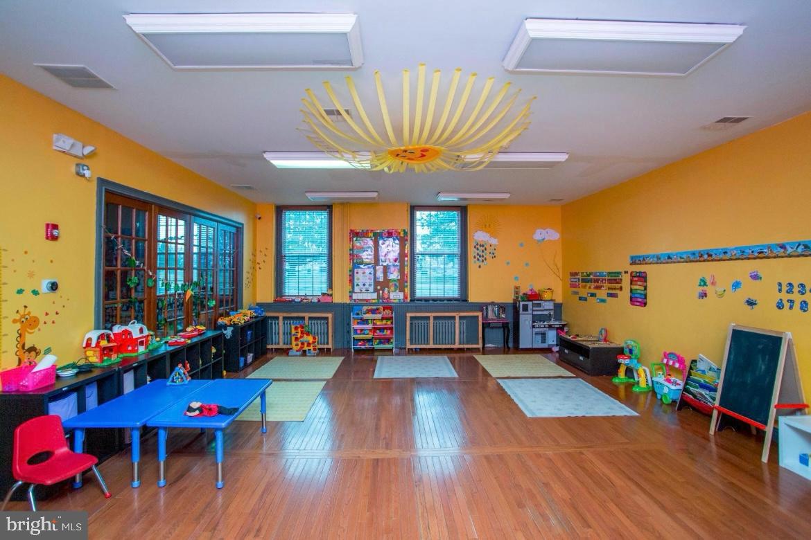 SOMERTON - Residential