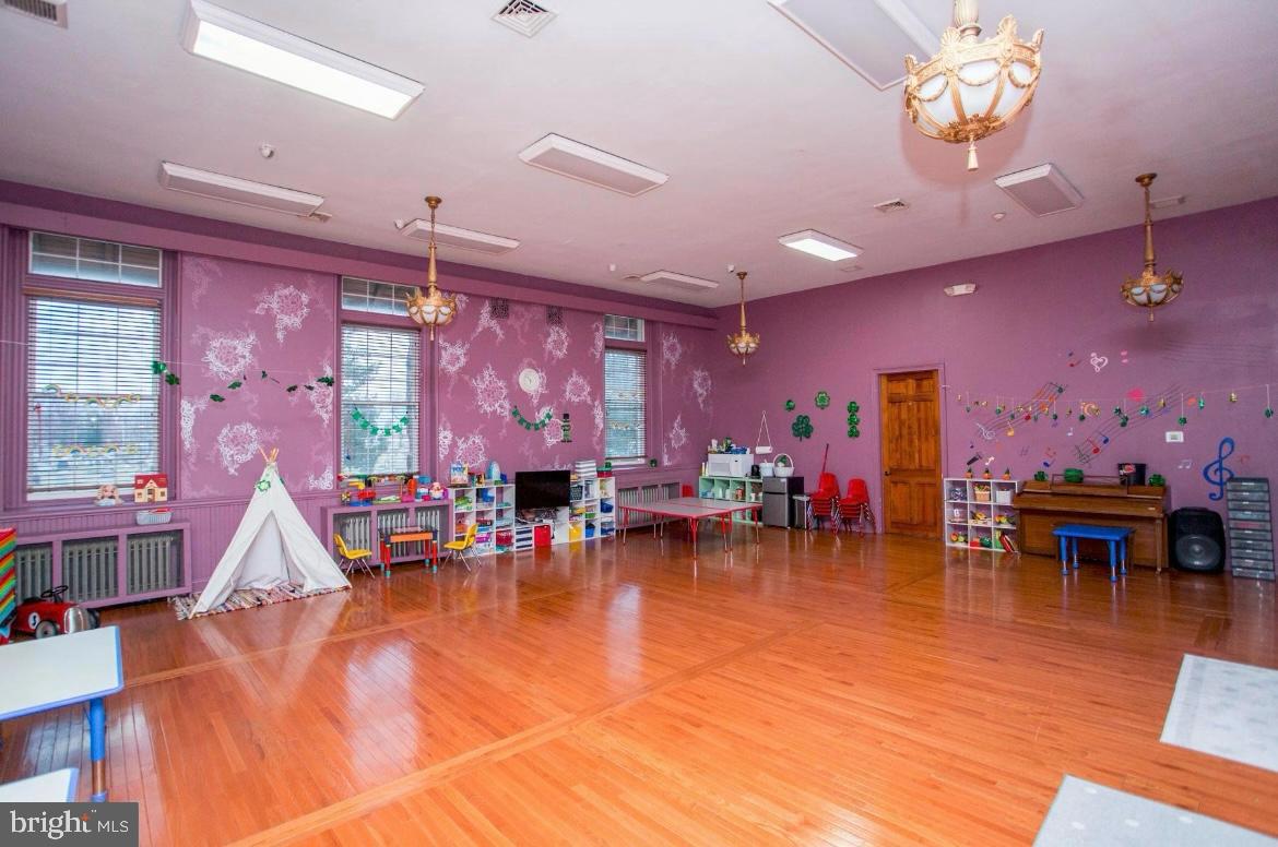 SOMERTON - Residential