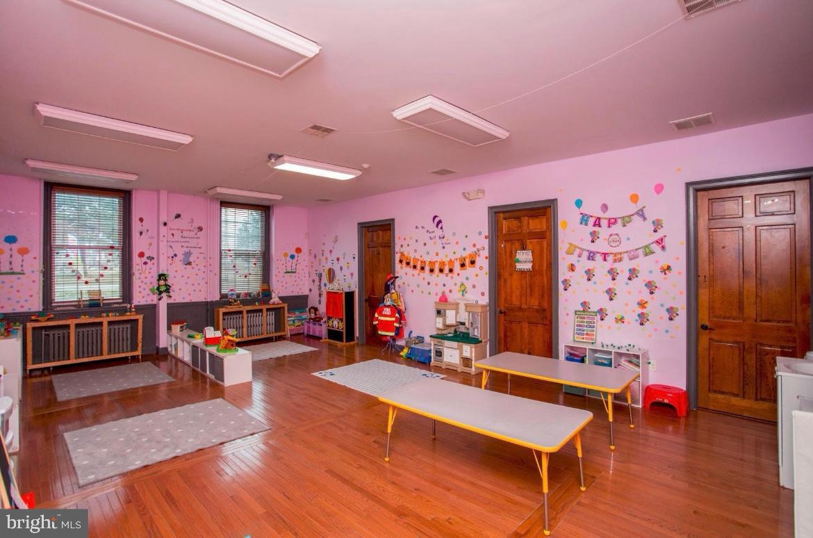 SOMERTON - Residential