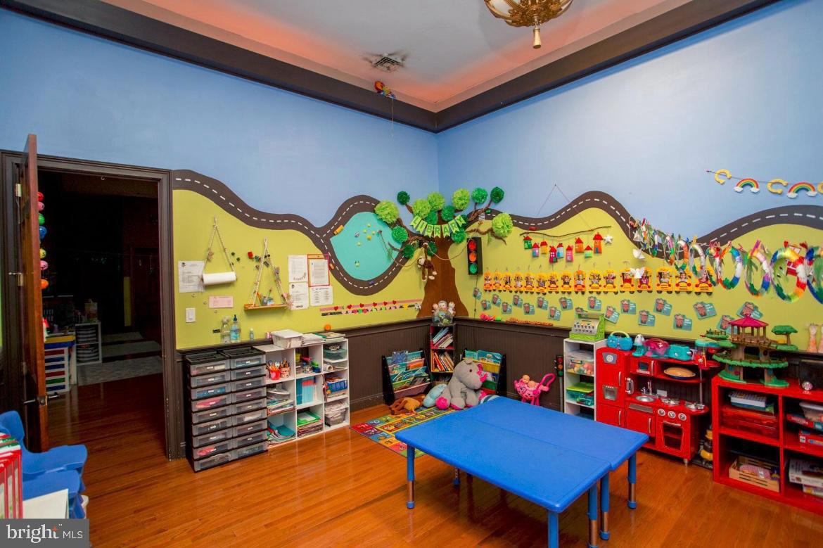 SOMERTON - Residential