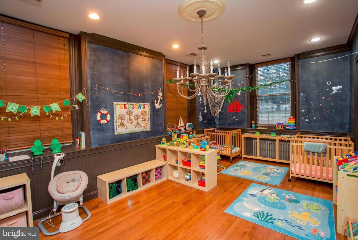 SOMERTON - Residential