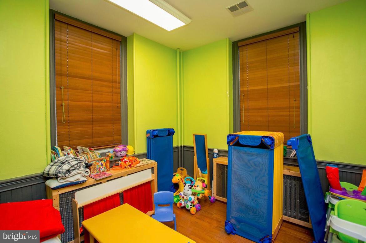 SOMERTON - Residential