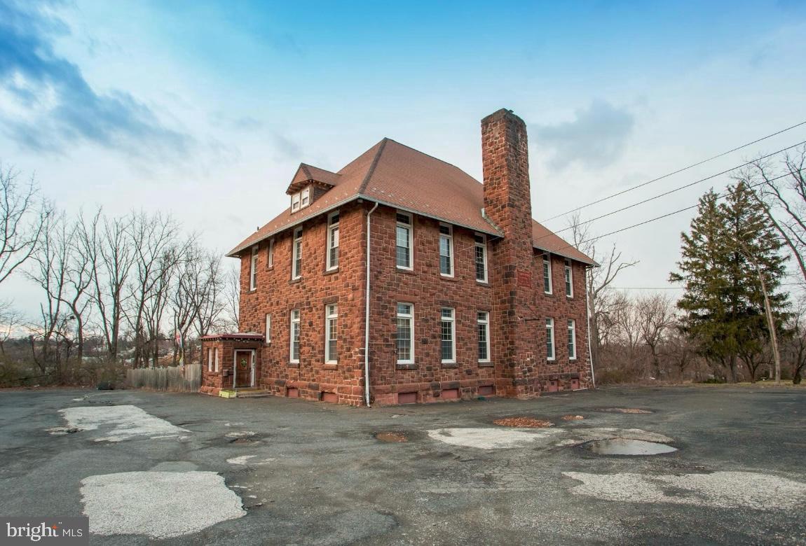 SOMERTON - Residential