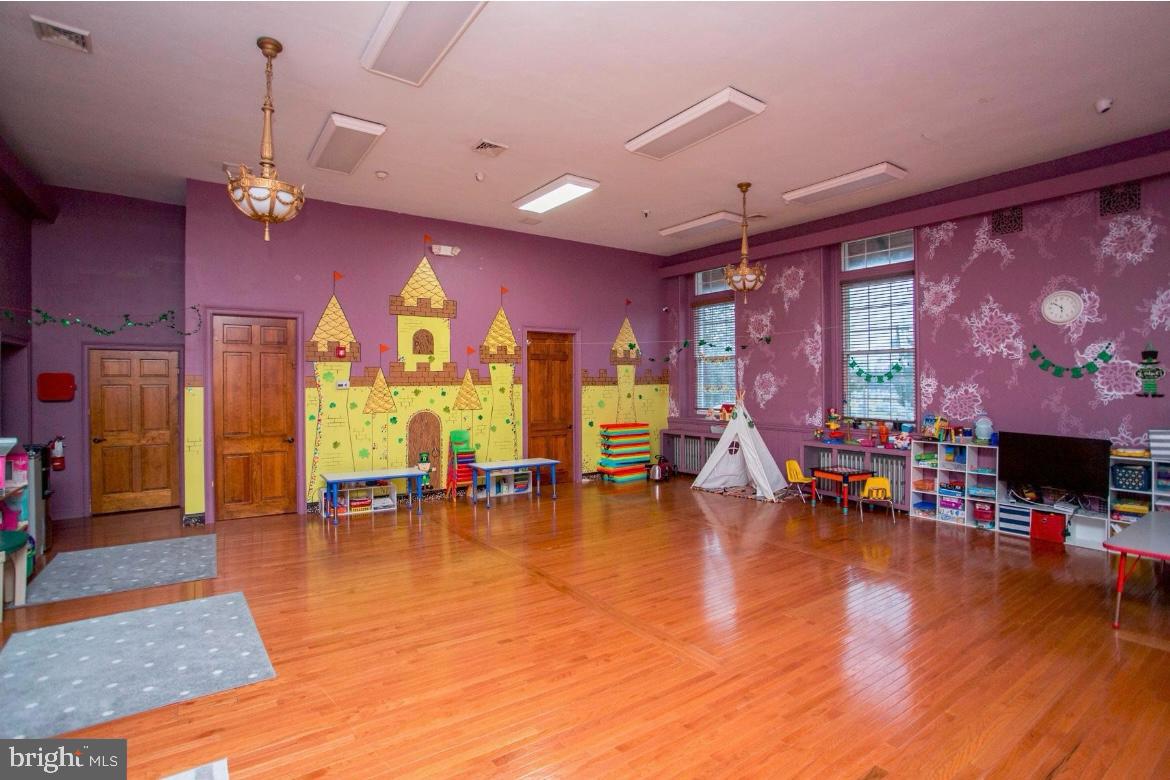 SOMERTON - Residential