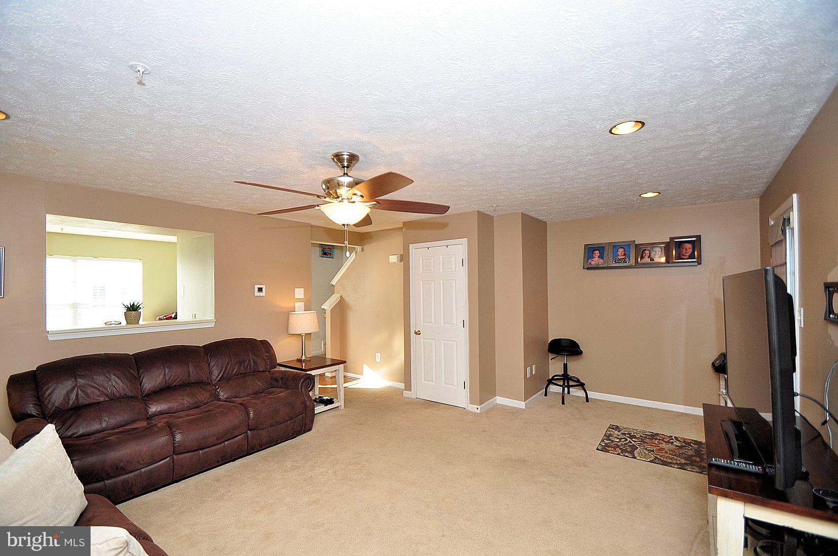 FARMINGTON VILLAGE - Residential Lease