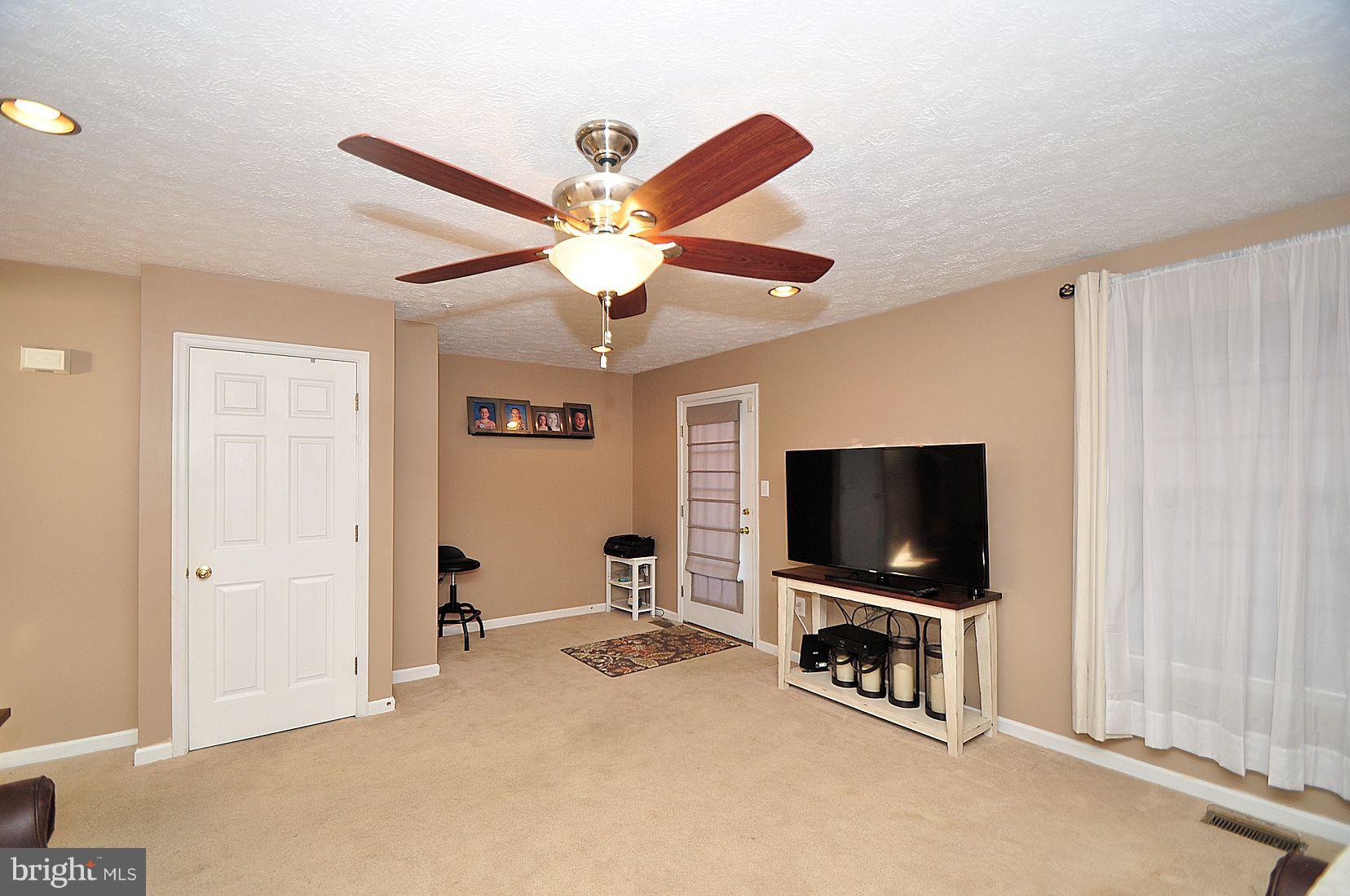 FARMINGTON VILLAGE - Residential Lease