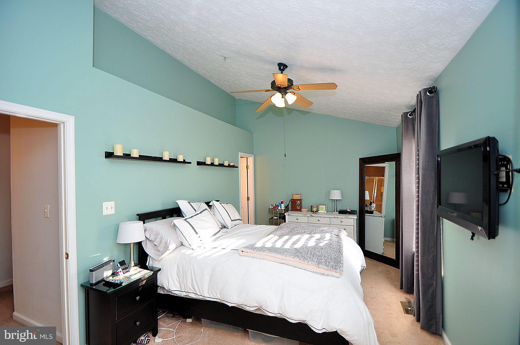 FARMINGTON VILLAGE - Residential Lease