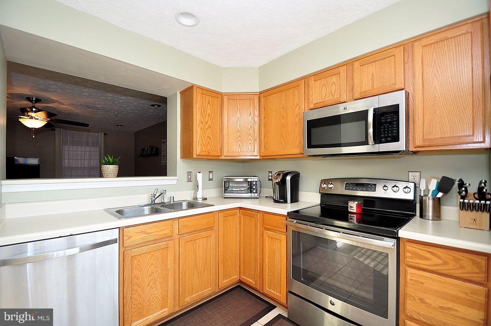 FARMINGTON VILLAGE - Residential Lease