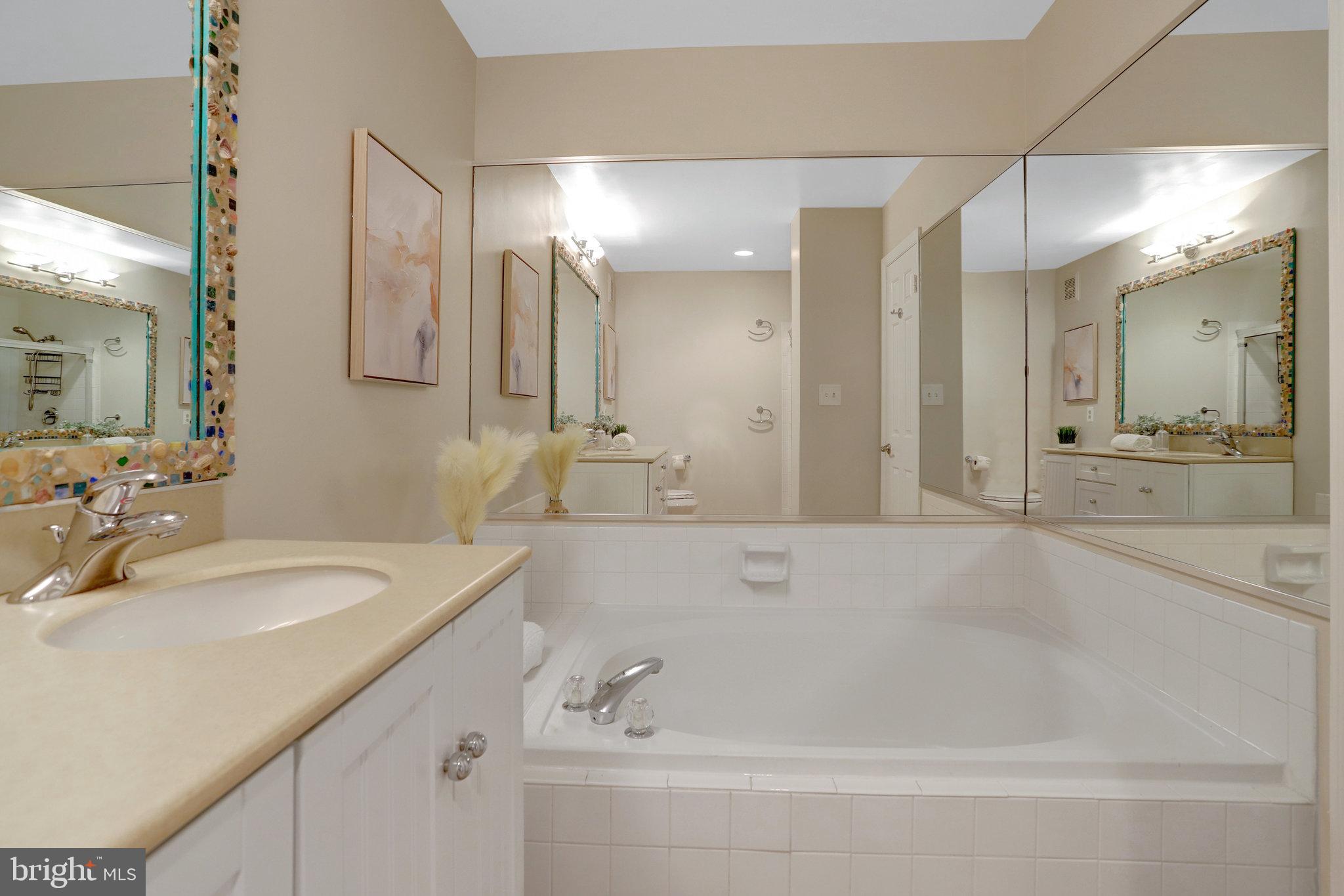 CARR AT PINECREST - Residential