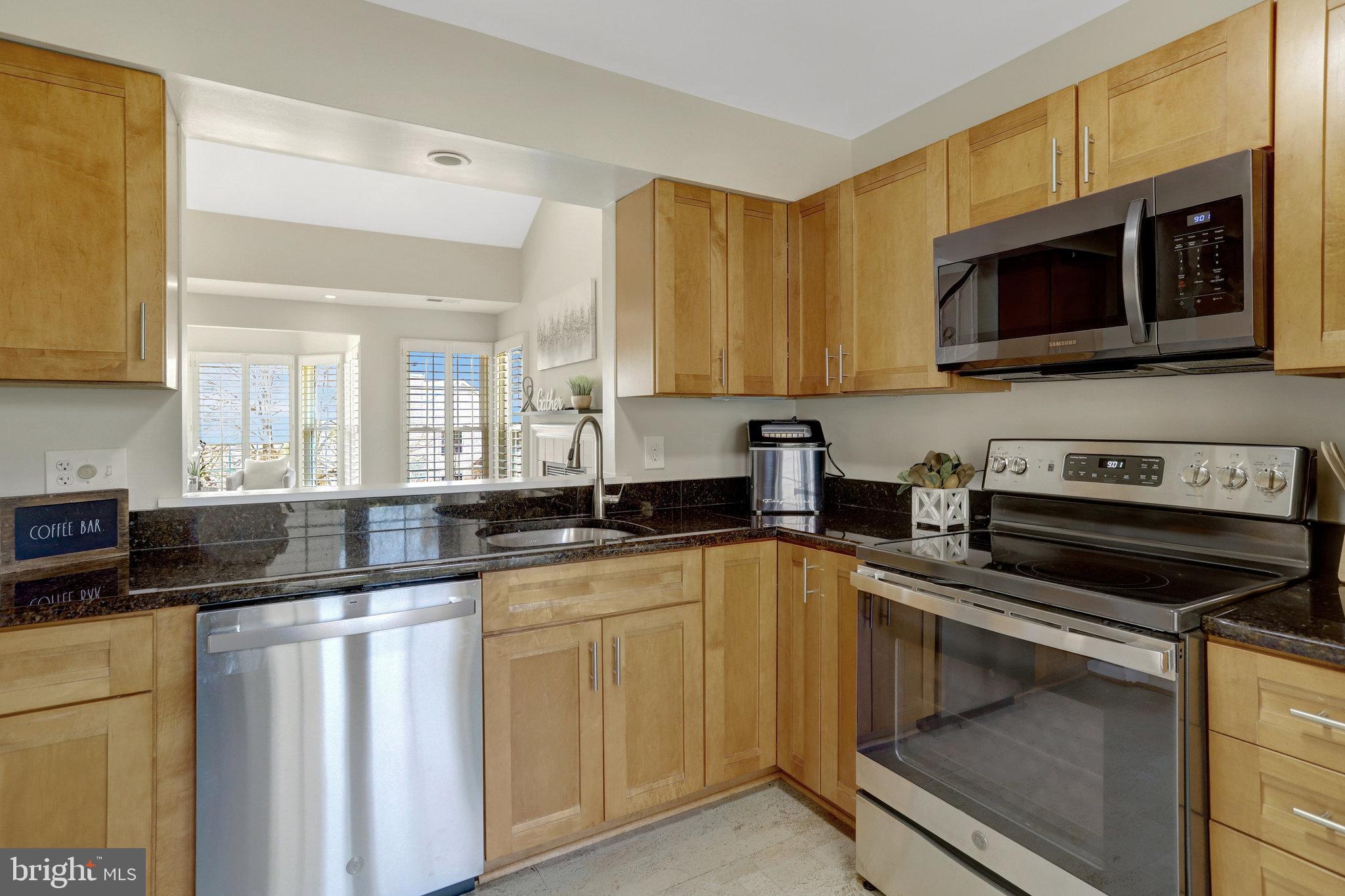 CARR AT PINECREST - Residential